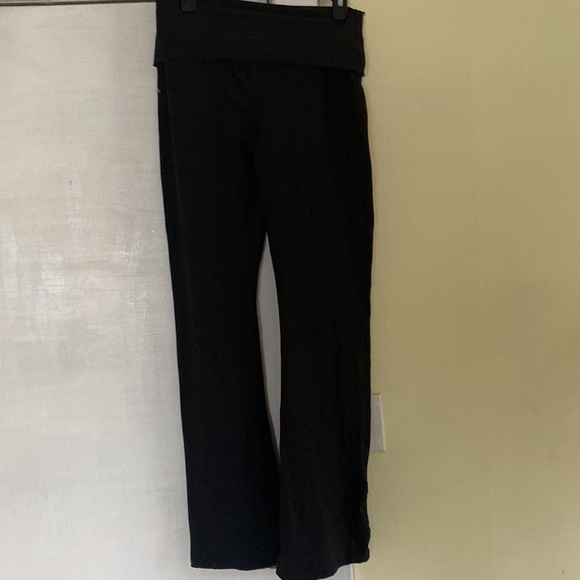 Evolution&Creation Black Stretch Reinforced Fold Over Butter Soft Contour Pants - Picture 4 of 10